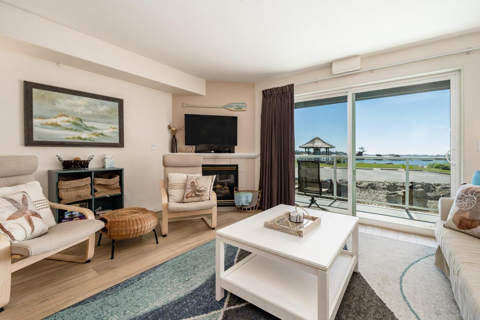 Waters Edge 103 * Lincoln City